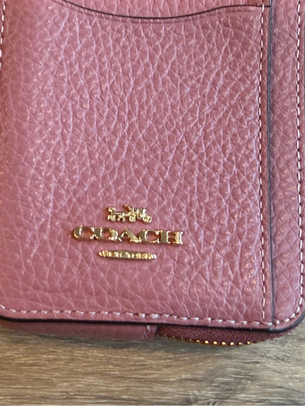 Coach Rose Pink Pebbled Leather Card Holder with Gold Chain - Picture 2 of 10